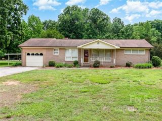 Foreclosed Home - 13560 BARBERRY AVE, 28107
