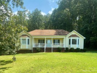 Foreclosed Home - 10608 OLD CAMDEN RD, 28107