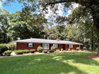 Foreclosed Home - 409 E UNIONVILLE INDIAN TRAIL RD, 28110
