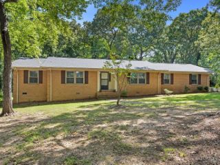 Foreclosed Home - 2204 SHADY LN, 28110