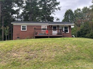 Foreclosed Home - 2304 EASTVIEW CIR, 28110