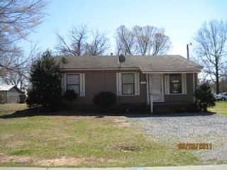 Foreclosed Home - 330 E HUDSON ST, 28112