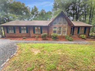 Foreclosed Home - 3618 GRIFFITH RD, 28112