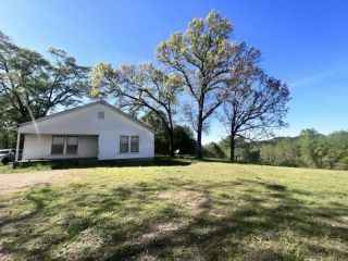 Foreclosed Home - 140 PAINTER RD, 28114