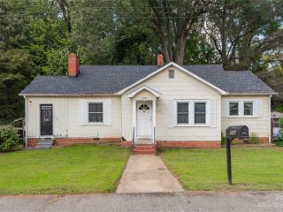Foreclosed Home - 132 N SHERRILL ST, 28115