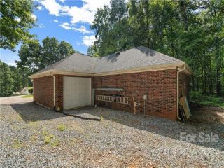 Foreclosed Home - 239 HARBOR LANDING DR, 28117