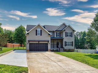 Foreclosed Home - 155 CREEKWOOD DR, 28117
