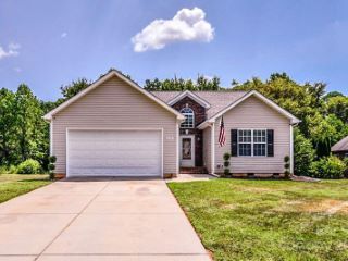 Foreclosed Home - 235 KENDRA DR, 28117