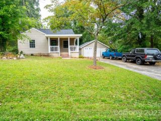 Foreclosed Home - 309 BELTON AVE, 28120