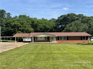 Foreclosed Home - 409 ACORN ACRES RD, 28128