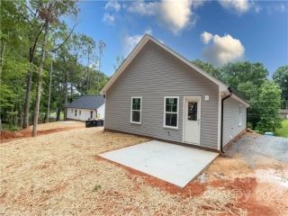 Foreclosed Home - 469 ACORN ACRES RD, 28128