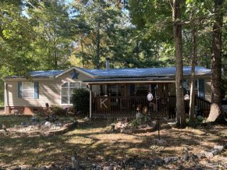 Foreclosed Home - 29729 TIFFANY WOODS RD, 28137