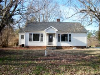 Foreclosed Home - 3185 W INNES ST, 28144