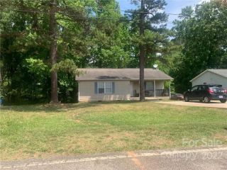 Foreclosed Home - 2622 OLD WILKESBORO RD, 28144