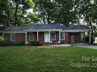 Foreclosed Home - 4280 CAUBLE RD, 28144