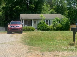 Foreclosed Home - 2526 OLD WILKESBORO RD, 28144