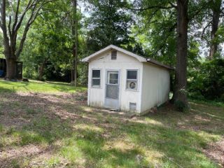 Foreclosed Home - 225 W 13TH ST, 28144