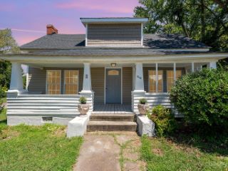 Foreclosed Home - 1218 W MONROE ST, 28144