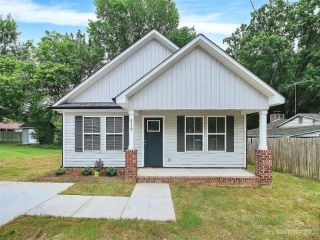 Foreclosed Home - 810 CLOVER ST, 28146