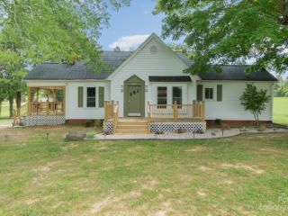 Foreclosed Home - 2525 GOLD KNOB RD, 28146