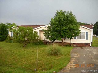 Foreclosed Home - 1010 WHISPERWOOD DR, 28147