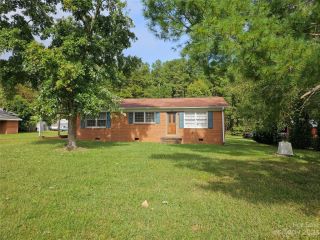 Foreclosed Home - 1140 W RIDGE RD, 28147