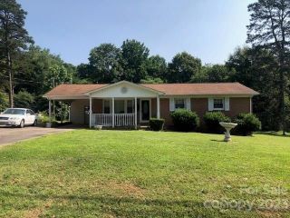 Foreclosed Home - 2509 WILDWOOD DR, 28150
