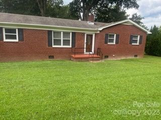 Foreclosed Home - 1612 WOODLAWN AVE, 28150