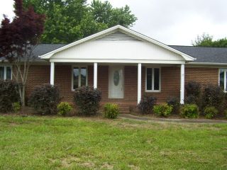 Foreclosed Home - 1422 TROUTMAN LN, 28152