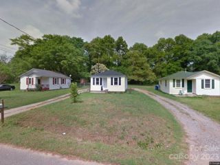 Foreclosed Home - 207 LILY ST, 28152