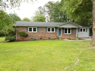 Foreclosed Home - 124 WOODHILL DR, 28152