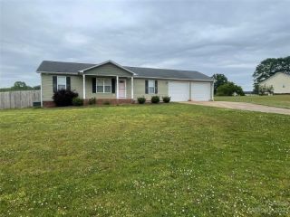 Foreclosed Home - 134 CHAMBWOOD LN, 28152