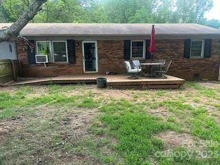 Foreclosed Home - 5004 WESTGATE DR, 28152
