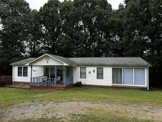 Foreclosed Home - 342 MERCURY DR, 28152