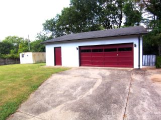 Foreclosed Home - 1308 HAMMOCK AVE, 28152