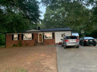Foreclosed Home - 1329 EASTVIEW EXT, 28152