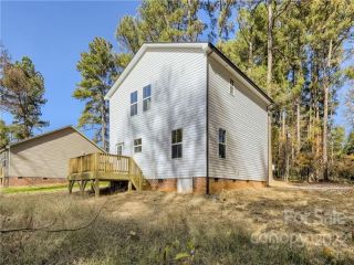 Foreclosed Home - 415 PINECROFT LN, 28159