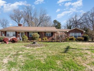 Foreclosed Home - 208 W NEWTON ST, 28159