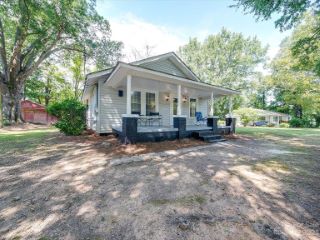 Foreclosed Home - 101 RAILROAD AVE, 28163
