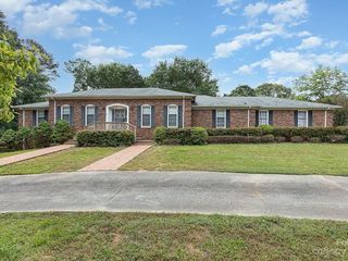Foreclosed Home - 222 OAKMONT RD, 28164