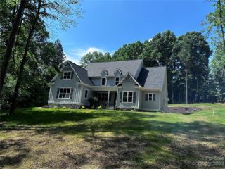 Foreclosed Home - 120 WINDING FOREST DR, 28166