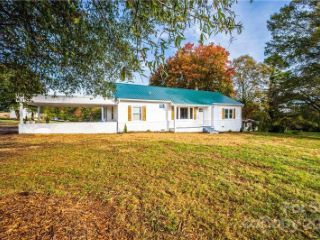 Foreclosed Home - 4559 PLATEAU RD, 28168