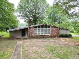 Foreclosed Home - 1400 CENTER ST, 28170