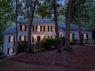 Foreclosed Home - 1615 WALDEN POND LN, 28173