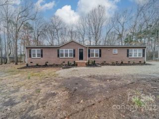 Foreclosed Home - 5229 LAWYERS RD E, 28174