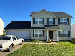 Foreclosed Home - 433 GLENCROFT DR, 28174