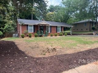 Foreclosed Home - 4917 UNAKA AVE, 28205