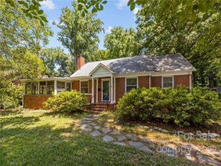 Foreclosed Home - 1521 PINECREST AVE, 28205