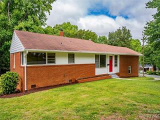 Foreclosed Home - 2469 ELKWOOD CIR, 28205