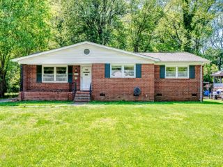 Foreclosed Home - 3958 SHEFFIELD DR, 28205